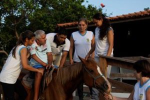 Imagem do post: Equoterapia auxilia na recuperação de pessoas com necessidades especiais